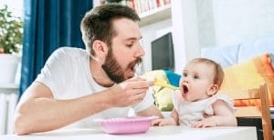 Faire manger bébé en sécurité