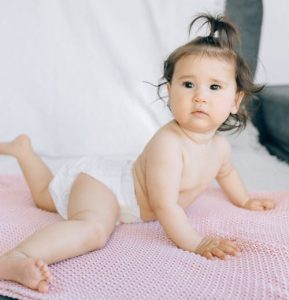 quel âge bébé couche