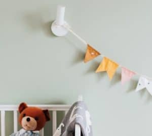 Décorer chambre bébé sans peindre ni percer